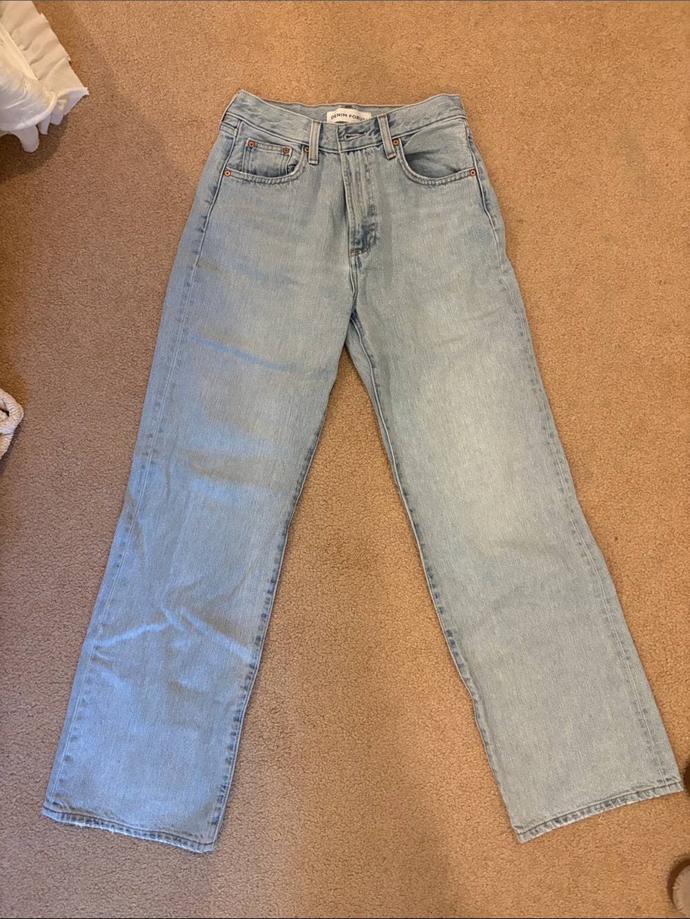 Aritzia Denim Forum “the Farrah hi-rise wide” size 26 only worn a few times